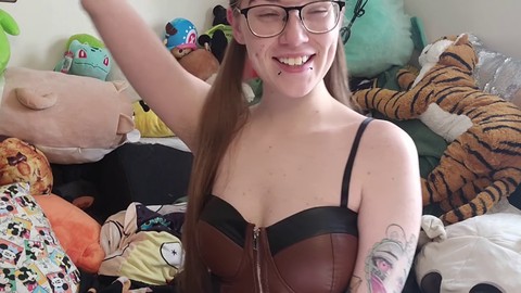 Sloppy 420 joi avec la mignonne fille stoner Izzy Hellbourne