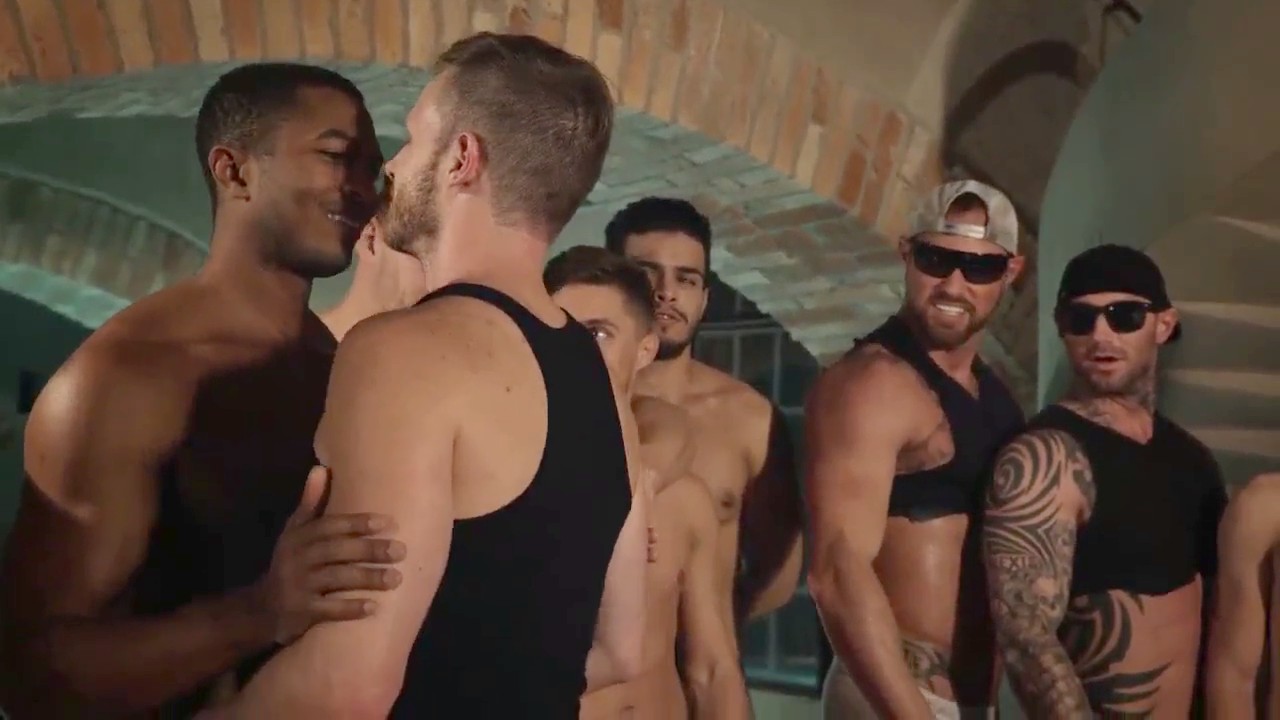 Muscle hunk, muscle cum, gay muscle bareback