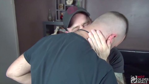 Guy Fillmore es totalmente follado y preñado por Jack Dixon